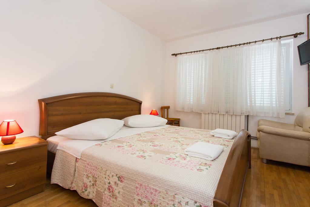 Bed & Breakfast Mario Krk Town Ruang foto