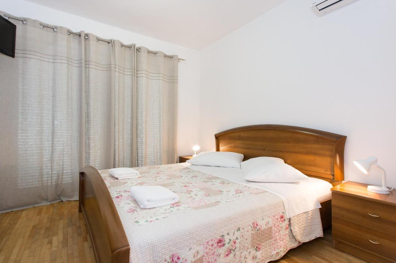Bed & Breakfast Mario Krk Town Bagian luar foto