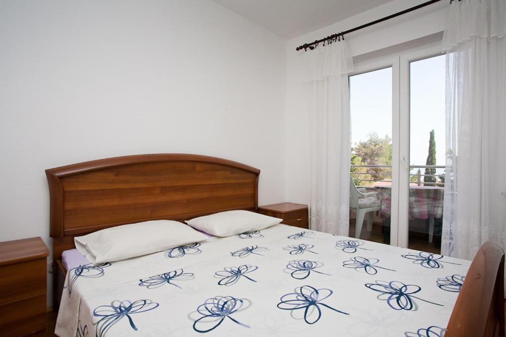 Bed & Breakfast Mario Krk Town Bagian luar foto