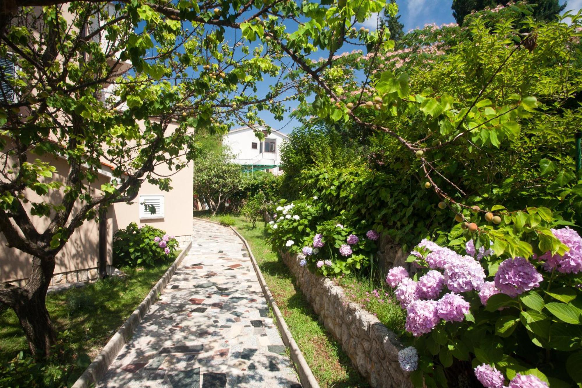 Bed & Breakfast Mario Krk Town Bagian luar foto